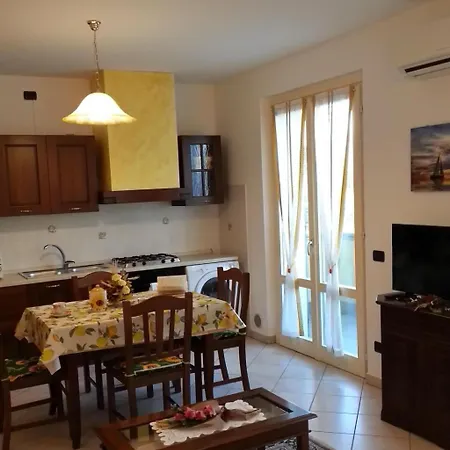 Apartament Ein-zimmer-wohnung 'casa Valery' Mit Wasserblick By Interhome Bellagio