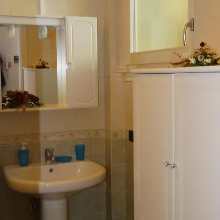 Ein-zimmer-wohnung 'casa Valery' Mit Wasserblick By Interhome Apartament